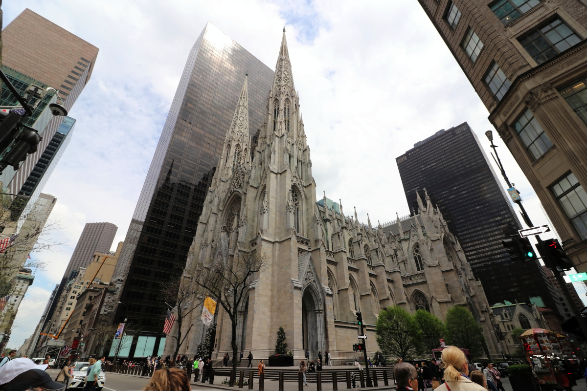 Free HTML5 Bootstrap Template by FreeHTML5.co